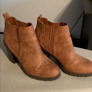 Sam & Libby stack heeled boots